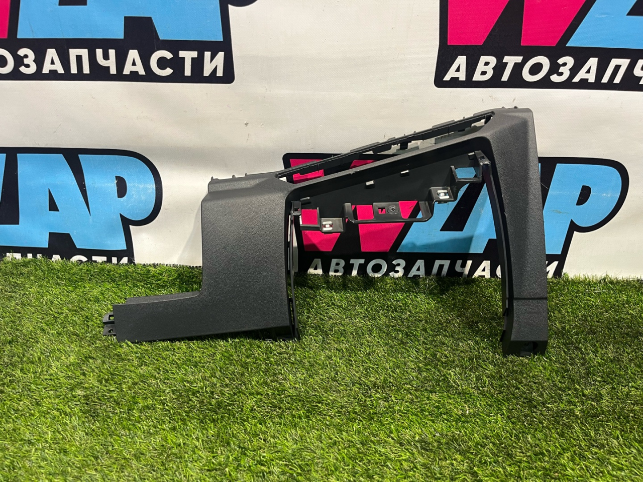накладка на торпедо (консоль) Volkswagen Jetta 7 поколение 2019, 1.4 л., бензин, АКПП, седан, передний привод, 17B857005A - фото №1