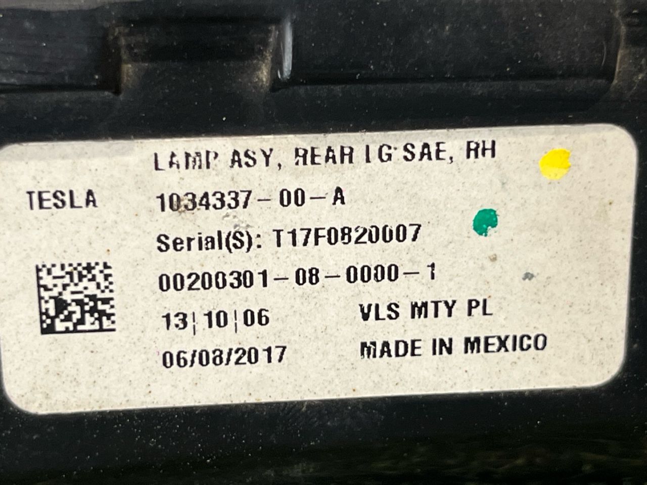 фонарь крышки багажника правый Tesla Model X 1 поколение 2017, электро, белый, 1034337-00-A - фото №1