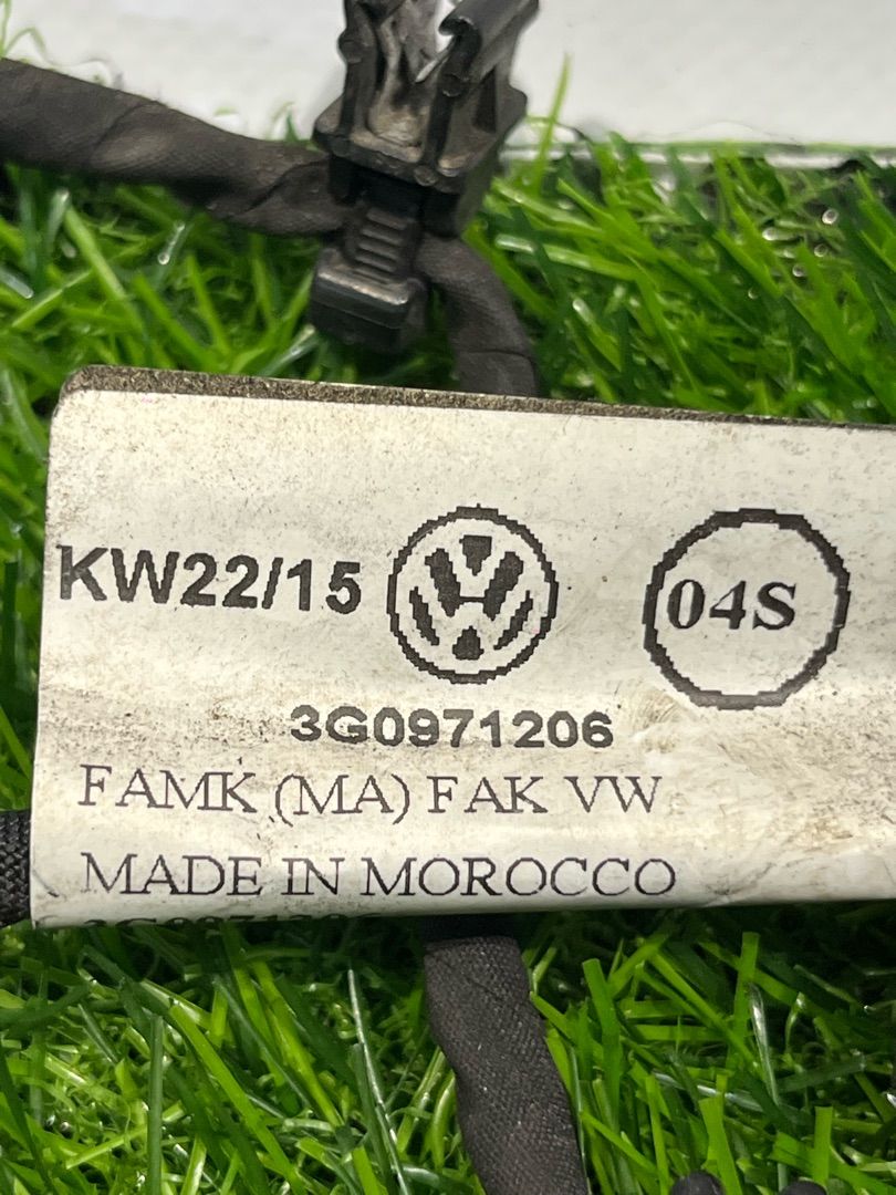 проводка Volkswagen Passat B8 2016, 2.0 л., дизель, универсал, передний привод, правый руль, 3G0971206 - фото №1
