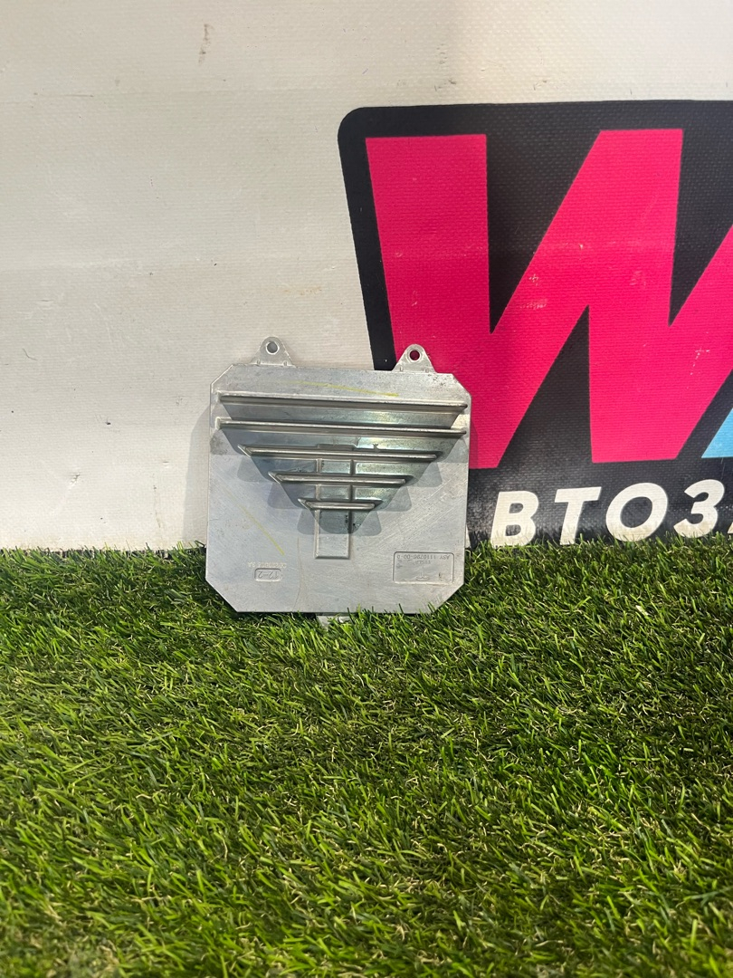 блок управления светом Tesla Model Y 1 поколение 2023, электро, полный привод, 1110796-99-F - фото №1