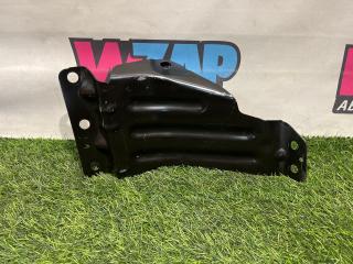 кронштейн (крепление) Ford Mustang 6 поколение S550 [рестайлинг] 2018, 2.3 л., бензин, АКПП, кабриолет, задний привод, FR3B63101E03AC