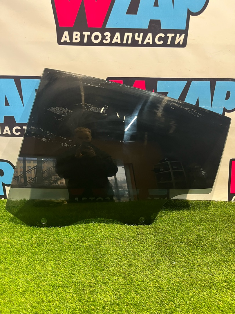 стекло двери задней левой Tesla Model Y 1 поколение 2022, электро, белый, 43R-004553 - фото №1