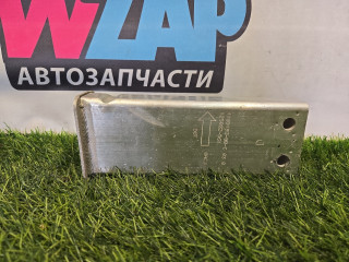 кронштейн переднего бампера Tesla Model 3 1 поколение 2022, 1109193-00-C