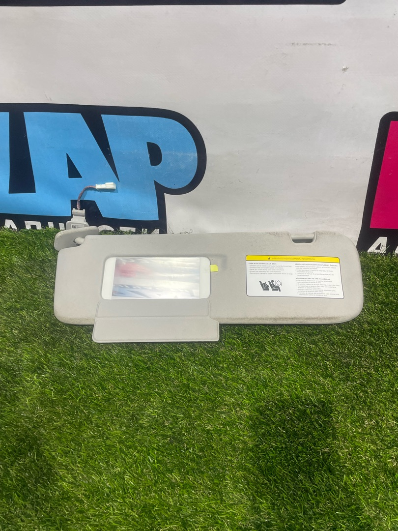 козырек солнцезащитный Tesla Model Y 1 поколение 2022, электро, белый - фото №1