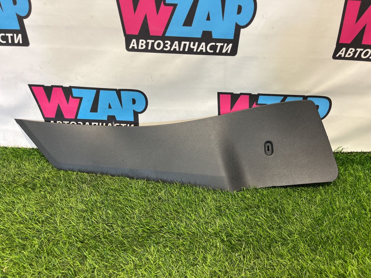 Декоративная накладка центральной консоли Volkswagen Jetta 7 поколение 2019, 1.4 л., бензин, АКПП, седан, передний привод, 17B863045 - фото №1