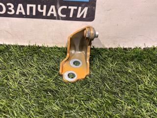 петля двери Ford Mustang 6 поколение S550 [рестайлинг] 2021, 2.3 л., бензин, АКПП, оранжевый, купе, задний привод