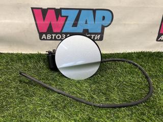 лючок топливного бака Ford Mustang 6 поколение S550 [рестайлинг] 2018, 2.3 л., бензин, АКПП, серебро, кабриолет, задний привод, FR3B6327936AJ