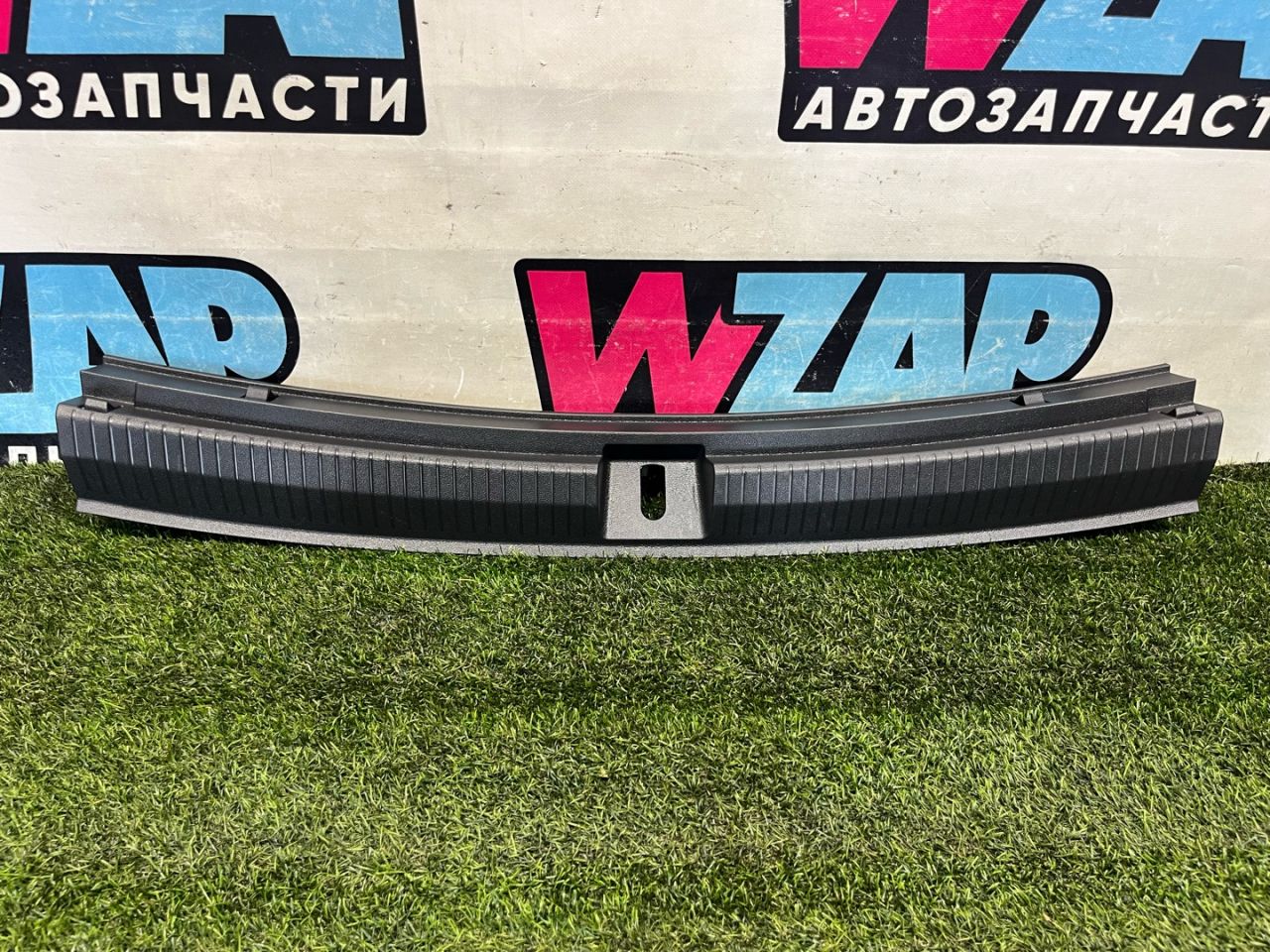 накладка внутренняя на заднюю панель кузова Volkswagen Tiguan 2 поколение 2020, 2.0 л., бензин, АКПП, внедорожник 5 дв., 5NN863459 - фото №1