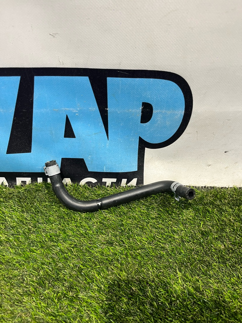 патрубок радиатора Ford Mustang 7 поколение S650 2024, 2.3 л., бензин, АКПП, черный, купе, задний привод, PR33-18K582-AAB - фото №1