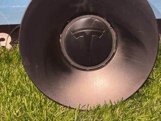 колпачок литого диска Tesla Model Y 1 поколение 2022, электро, белый, 1188233-00-A