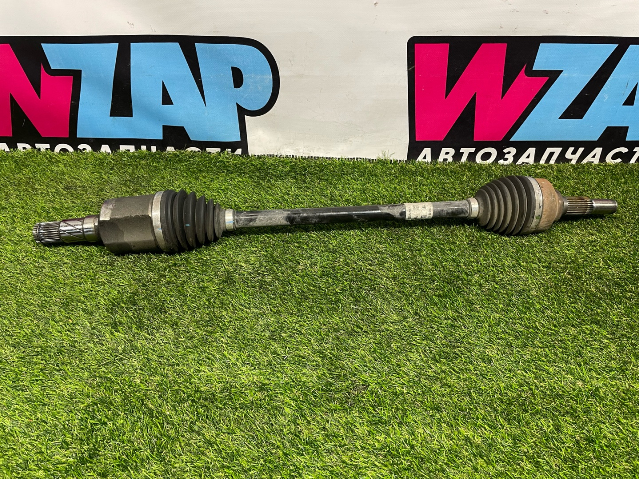 полуось задняя (приводной вал, ШРУС) Tesla Model Y 1 поколение 2022, электро, белый, 1188161-00-D - фото №1