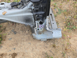 четверть передняя левая Tesla Model 3 1 поколение (2017 - 2025)