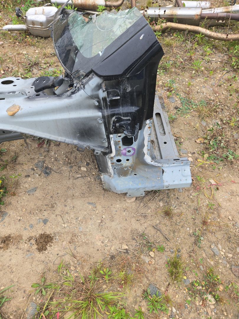 четверть передняя левая Tesla Model 3 1 поколение (2017 - 2025) - фото №1