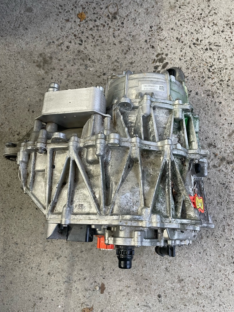 двигатель Tesla Model Y 1 поколение 2023, электро, полный привод, 1120960-10-H - фото №1