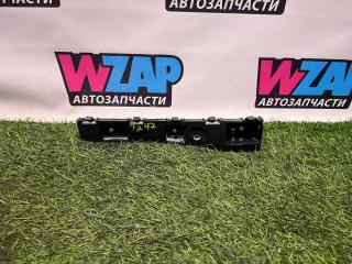 Кронштейн крепления порога Ford Mustang 6 поколение S550 [рестайлинг] 2019, 2.3 л., бензин, АКПП, серый, кабриолет, FR3B-16C066-AC