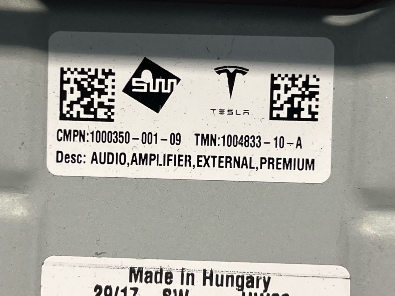 усилитель музыкальный Tesla Model X 1 поколение 2017, электро, белый, 1004833-10-A - фото №1