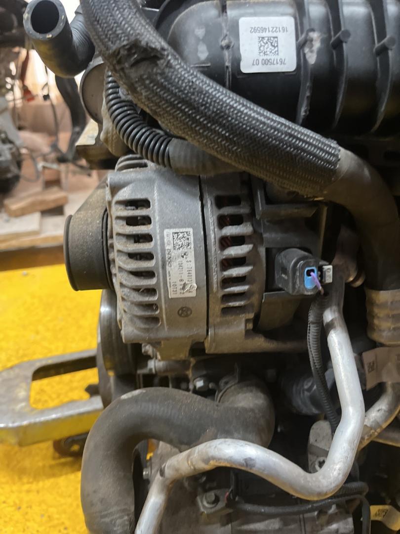 генератор Mini Clubman 2 поколение (F54) 2017, 2.0 л., бензин, АКПП, передний привод, 7640131, 1042118131 - фото №1