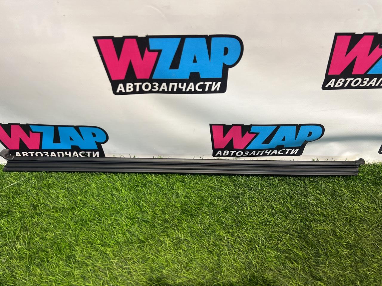 Уплотнитель стекла Volkswagen Jetta 7 поколение 2019, 1.4 л., бензин, АКПП, серый, седан, передний привод, 17A837480A - фото №1