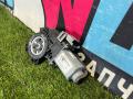 моторчик стеклоподъемника задний правый Tesla Model X 1 поколение [рестайлинг] 2022, электро - фото №6