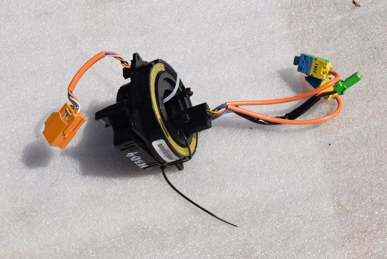 шлейф руля Volvo XC70 2 поколение 2002, 2.5 л., Ti, B 5254 T2, бензин, МКПП, универсал, полный подключаемый привод, 8622186 - фото №1