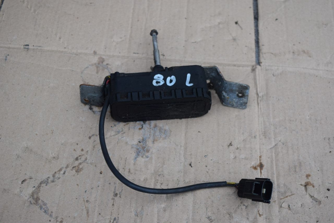 насос (моторчик) омывателя фар Volvo V70 2 поколение 2001, 2.4 л., i, B 5244 S2, бензин, АКПП, универсал, передний привод, 8620959, 0390206219 - фото №1