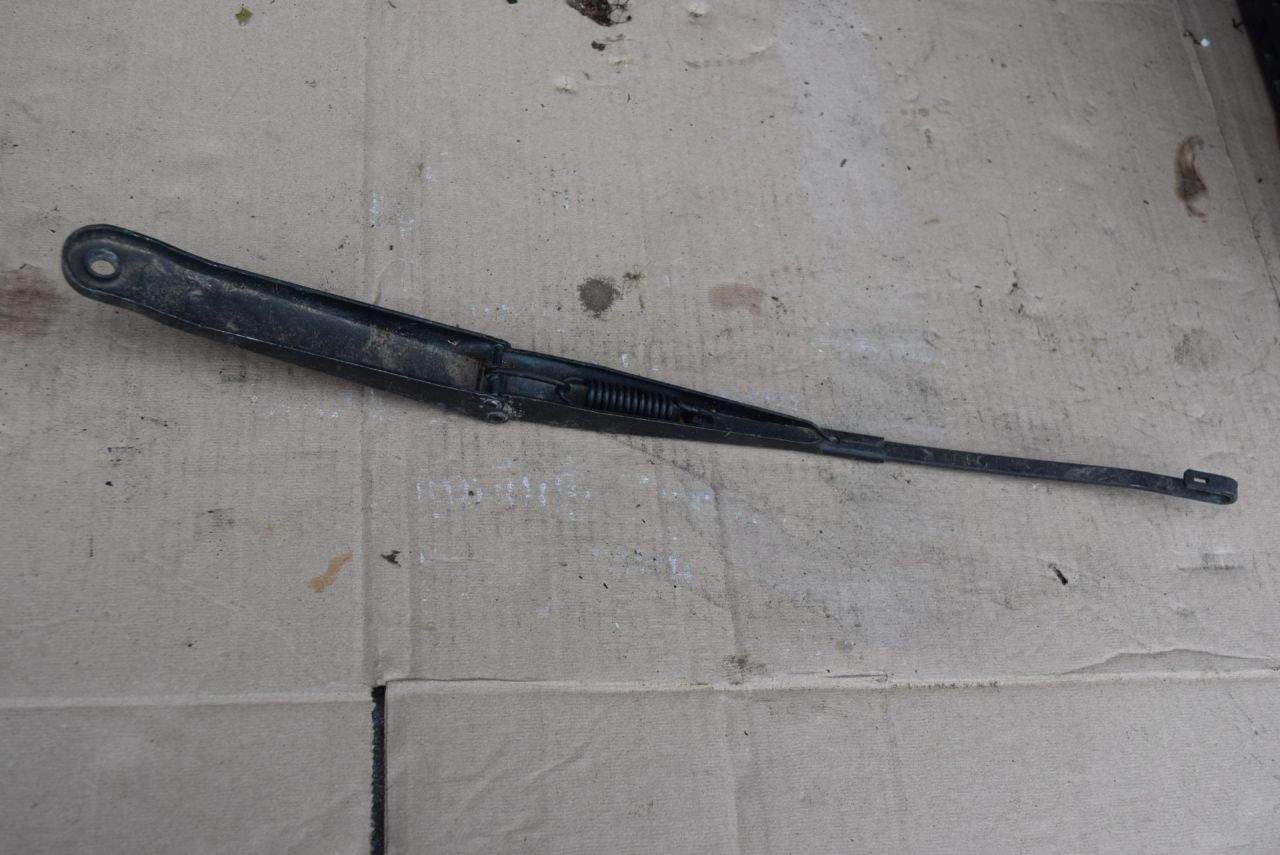 щеткодержатель задний Fiat Punto 2 поколение 2000, 1.2 л., бензин, 181803 - фото №1