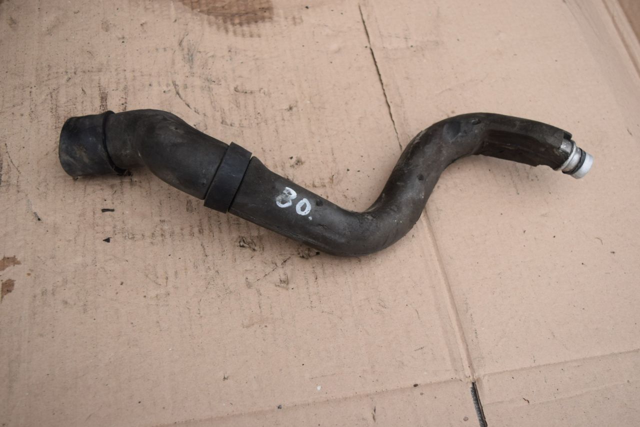 патрубок (трубопровод, шланг) Volvo V70 2 поколение 2001, 2.4 л., i, B 5244 S2, бензин, АКПП, универсал, передний привод, 9494686 - фото №1