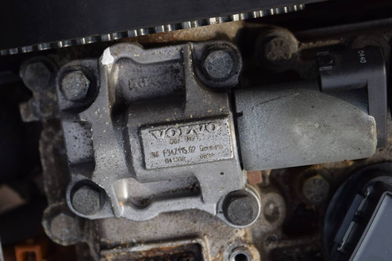 клапан фазорегулятора Volvo XC90 1 поколение 2005, 2.5 л., Ti, B 5254 T2, бензин, АКПП, полный подключаемый привод, 8670421 - фото №1