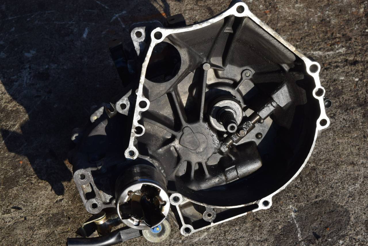 КПП механическая (МКПП) Rover 400 Series 1 поколение 1997, 2.0 л., Di, 20T2N, дизель, МКПП, S6BNU - фото №1