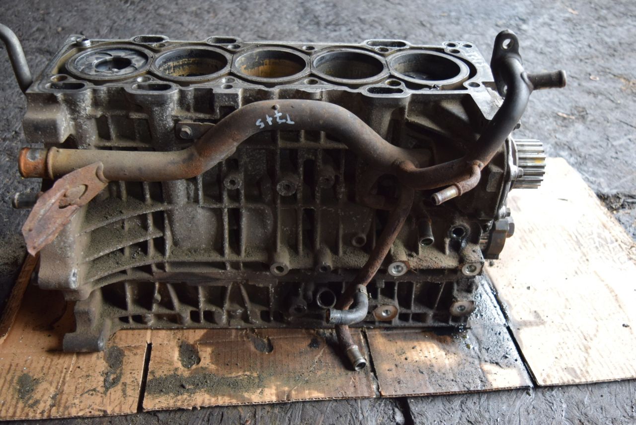 блок цилиндров Volvo S80 2 поколение 2008, 2.4 л., D5, D 5244 T5, дизель, МКПП, седан, передний привод, D5244T5 - фото №1