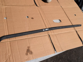 молдинг стекла Volvo XC70 2 поколение 2002, 2.5 л., Ti, B 5254 T2, бензин, МКПП, универсал, полный подключаемый привод