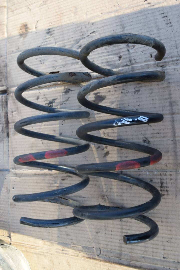 пружина задняя Volvo V70 2 поколение 2003, 2.4 л., Ti, B 5244 T3, бензин, МКПП, универсал, передний привод - фото №1