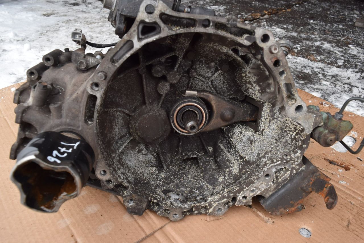 КПП механическая (МКПП) Toyota Auris 1 поколение 2007, 1.4 л., D-4D, 1ND-TV, дизель, МКПП - фото №1