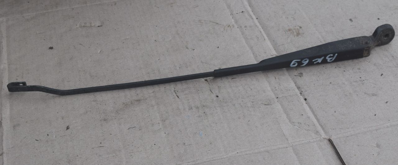 щеткодержатель (поводок стеклоочистителя, дворник) Renault Clio 2 поколение 1999, 1.2 л., бензин, 7700847570 - фото №1