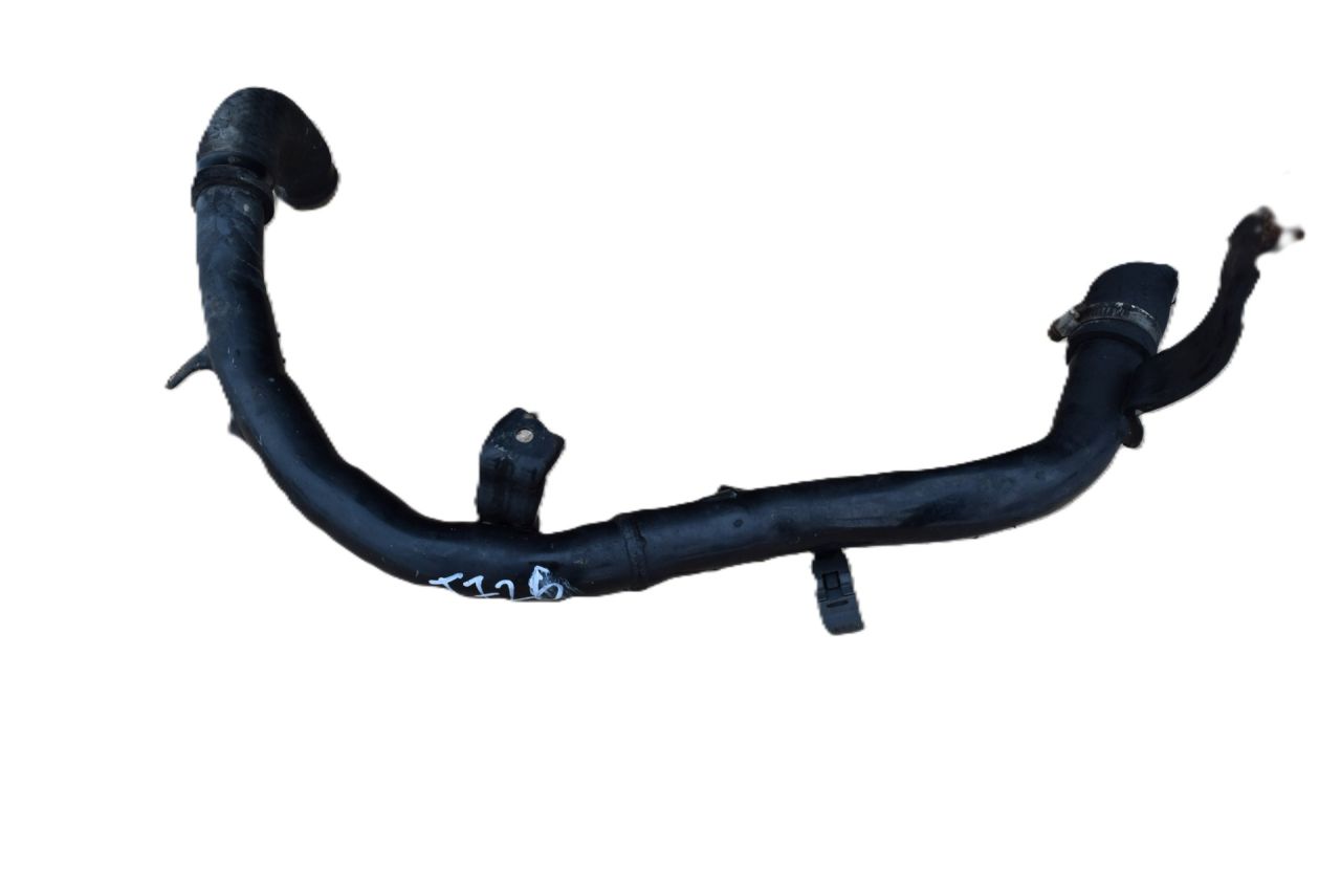 патрубок интеркулера Toyota Auris 1 поколение 2007, 1.4 л., D-4D, 1ND-TV, дизель, МКПП - фото №1