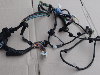 дверная проводка Mitsubishi Outlander 3 поколение [рестайлинг] 2014, бензин, АКПП, 8512B826