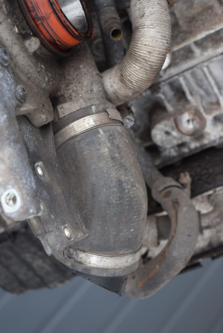 патрубок интеркулера Volvo C70 2 поколение 2007, 2.4 л., D5, D 5244 T8, дизель, АКПП, передний привод - фото №1