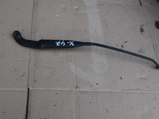 щеткодержатель (поводок стеклоочистителя, дворник) Audi 80 8C/B4 1994, 2.0 л., ABK, бензин, 893955407D