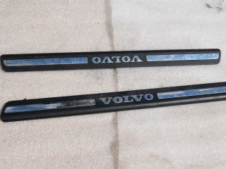 накладка на порог внутренняя Volvo XC70 1 поколение 2002, 2.5 л., Ti, B 5254 T2, бензин, МКПП, универсал, полный подключаемый привод, 8659960