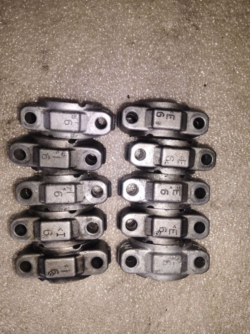 постель распредвала (бугель) Volvo XC60 1 поколение 2009, 2.4 л., D5, D 5244 T10, дизель, АКПП, полный подключаемый привод, E6, I6 - фото №1