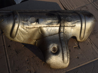 тепловой экран глушителя Volvo C70 2 поколение 2007, 2.4 л., D5, D 5244 T8, дизель, АКПП, передний привод, 30757440