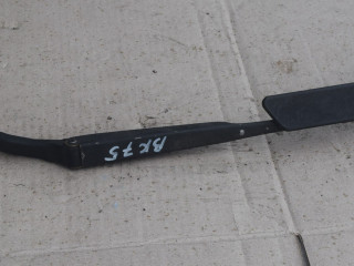 щеткодержатель (поводок стеклоочистителя, дворник) Mazda 626 3 поколение [рестайлинг] 1996, 1.8 л., бензин, МКПП, хетчбэк 5 дв., J45CLD9034