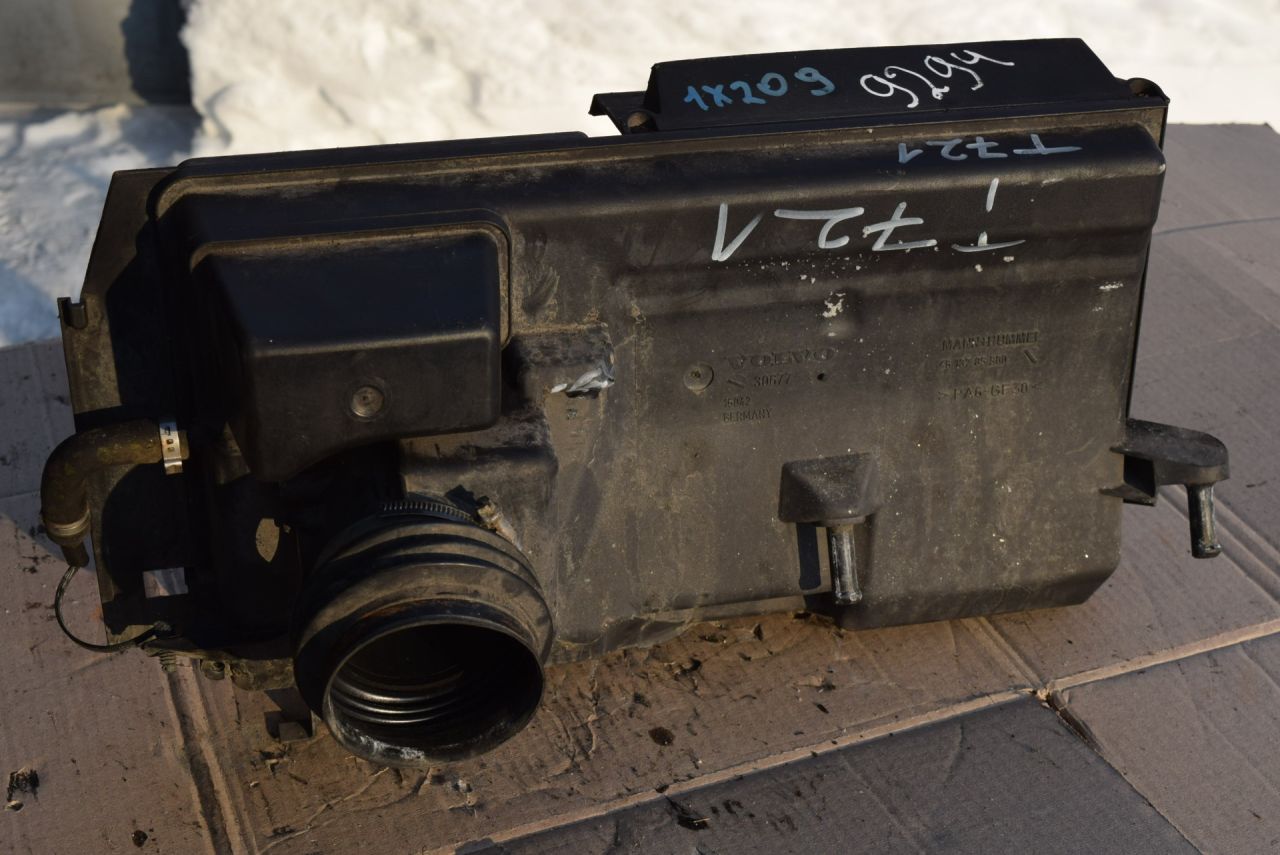 корпус воздушного фильтра Volvo S40 2 поколение 2005, 2.4 л., i, B 5244 S5, бензин, АКПП, передний привод, 30677532 - фото №1