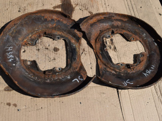 защитный кожух тормозного механизма Volvo XC70 2 поколение 2002, 2.5 л., Ti, B 5254 T2, бензин, МКПП, универсал, полный подключаемый привод