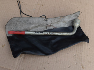 ключ колесный (балонный) Volvo XC70 2 поколение 2002, 2.4 л., Ti, B 5244 T3, бензин, АКПП, универсал, полный подключаемый привод