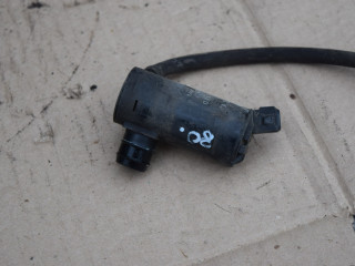 насос (моторчик) омывателя стекла Volvo V70 2 поколение 2003, 2.4 л., Ti, B 5244 T3, бензин, МКПП, универсал, передний привод, 9169611