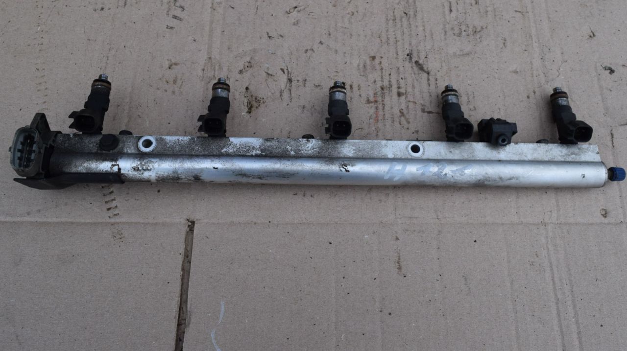 форсунка Volvo C30 1 поколение 2007, 2.5 л., Ti, бензин, МКПП, серый, хетчбэк 3 дв., передний привод, 0261230110, 30756097, 30757534, 0280158096 - фото №1