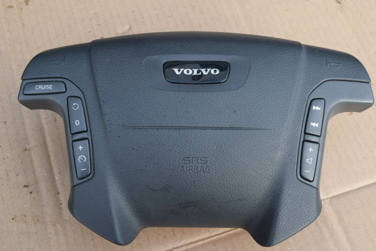 подушка безопасности водителя Volvo XC70 2 поколение 2002, 2.4 л., Ti, B 5244 T3, бензин, АКПП, универсал, полный подключаемый привод, 8626844 - фото №1