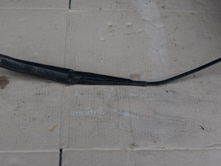 щеткодержатель (поводок стеклоочистителя, дворник) Fiat Punto 2 поколение 2000, 1.2 л., бензин, 7352787920