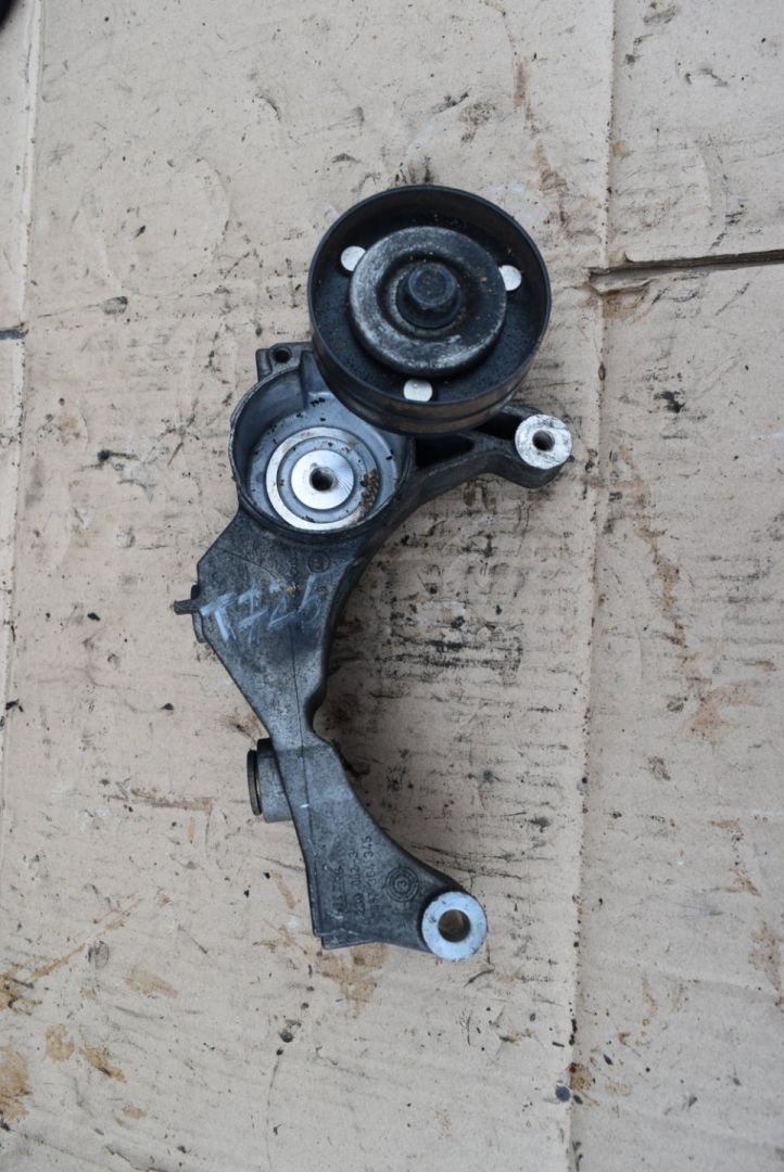 кронштейн генератора Opel Meriva 1 поколение (A) 2003, 1.7 л., Y 17 DT, дизель, МКПП, 897364345 - фото №1